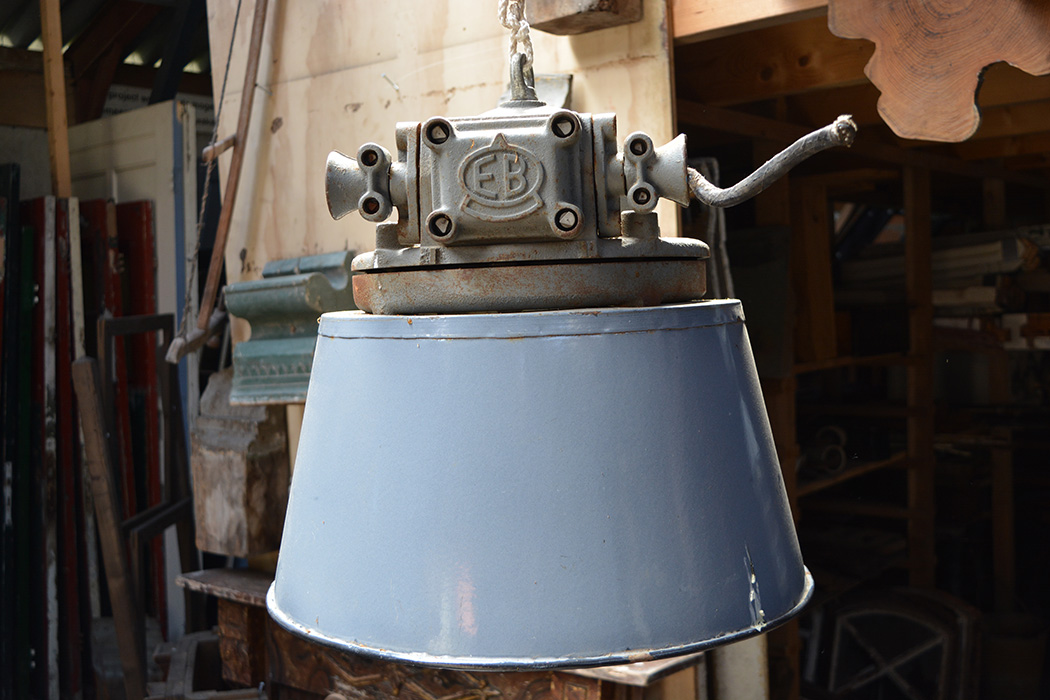 Antieke lamp 1050x700