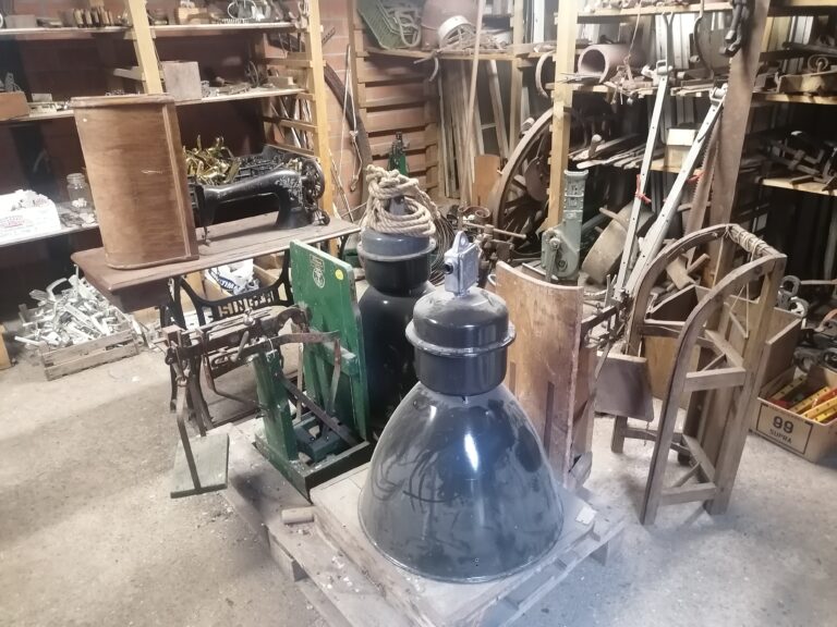 oude industriële lampen vindt u ook bij ons