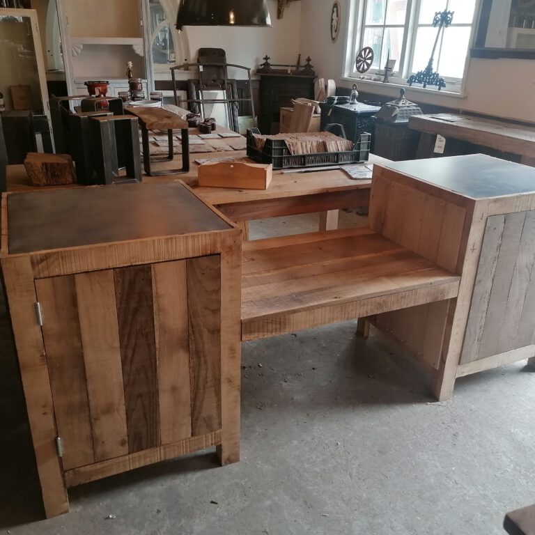 Buitenkeuken: Handgemaakt uit eikenhout prijs € 950,-